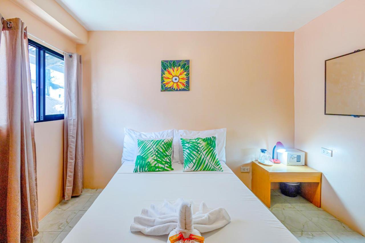 White Shamrock Beach Hotel Balabag  ภายนอก รูปภาพ